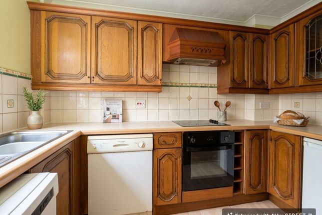 72 Cowley Close, Southampton photo 3