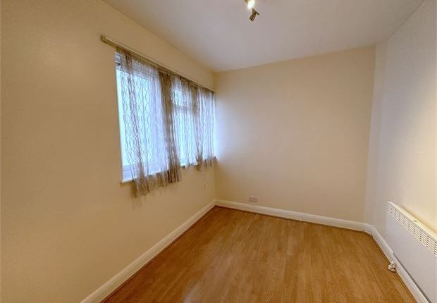 Flat to rent in Rushey Green, Catford, London