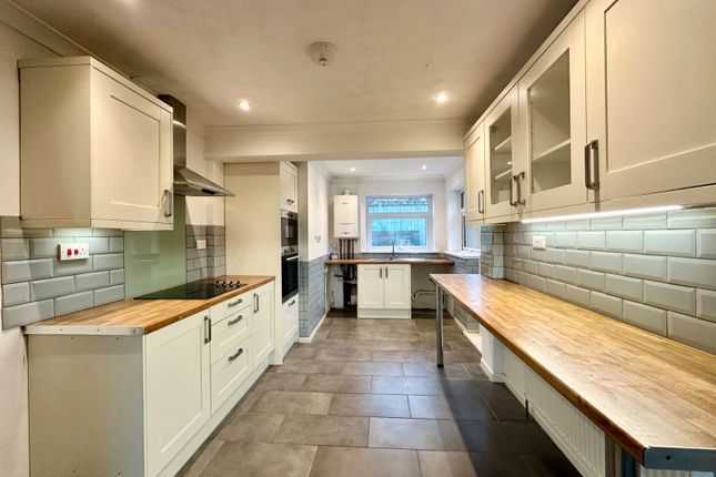 25, Peaseditch, Brixham photo 2