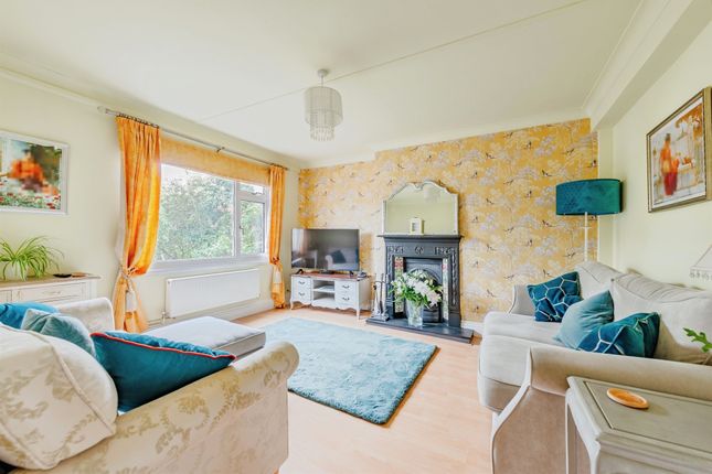 12, Radstock Way, Redhill photo 2