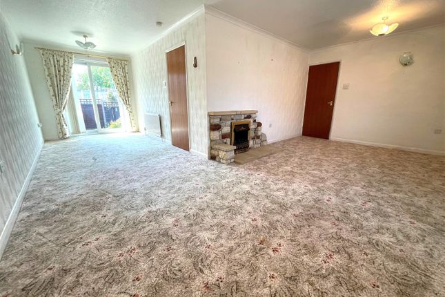 25, Sandy Lane, Shanklin photo 2