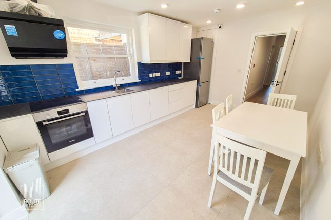 Room 2 21, Park Road, Greater London photo 3