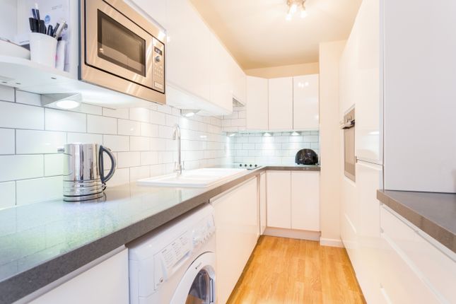 Flat for sale in Kendal Steps, St. Georges Fields, London