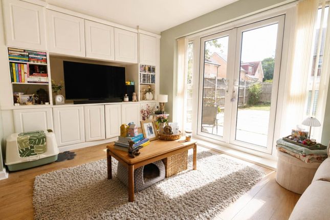 4, Peregrine Way, Hatfield photo 3