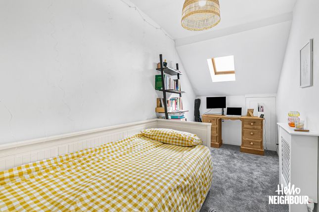 Flat to rent in Gleneagle Road, London
