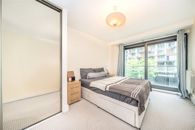 Flat to rent in Millharbour, Canary Wharf, London