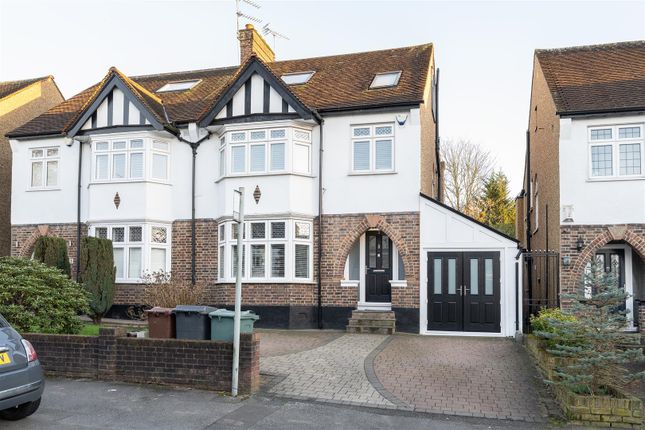 4-bed house on 3, Hollywood Way, Woodford Green, £975,000