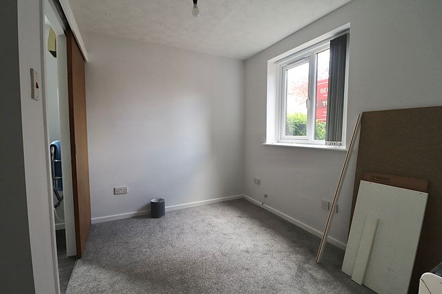 49, Woodpecker Way, Northampton photo 4