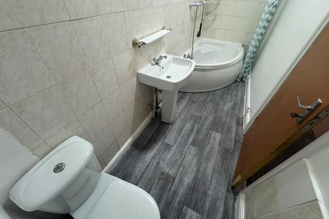 27, BLENHEIM ROAD FLAT 2, BRADFORD photo 4