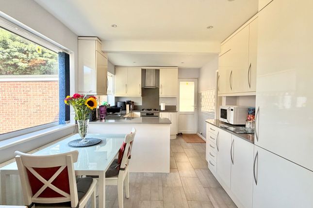 25, Buckholt Avenue, Bexhill-on-Sea photo 2