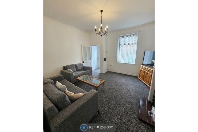 Dogford Road, Royton, Oldham photo 3