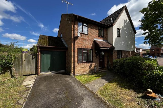 Thumbnail Property to rent in Morden Close, Bracknell