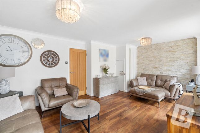 12, Abbey Wood Lane, Rainham photo 4