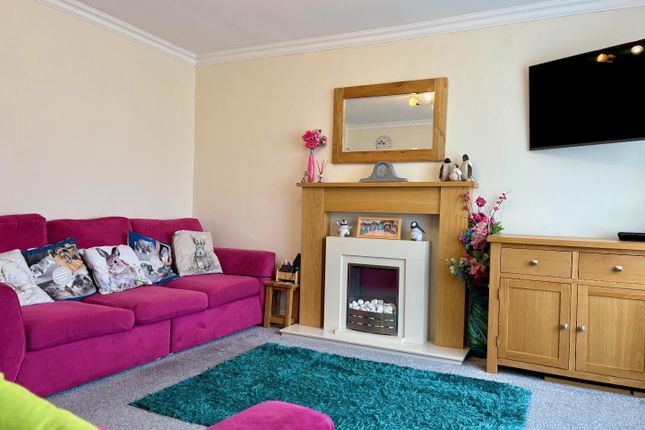 Living Room.Jpg