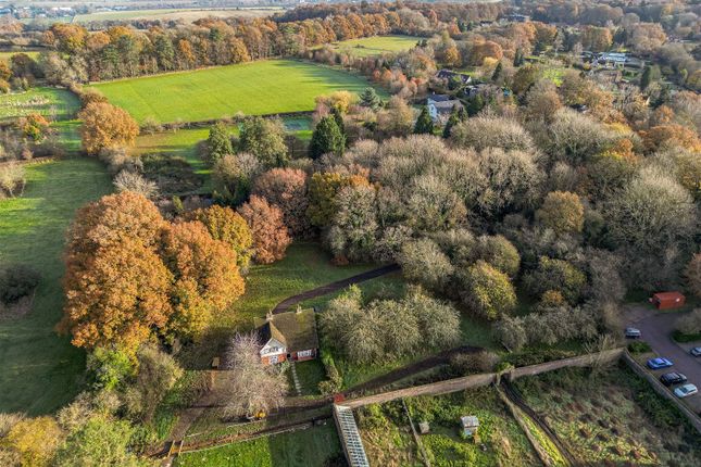 Cottage for sale in Champneys, Wigginton, Tring