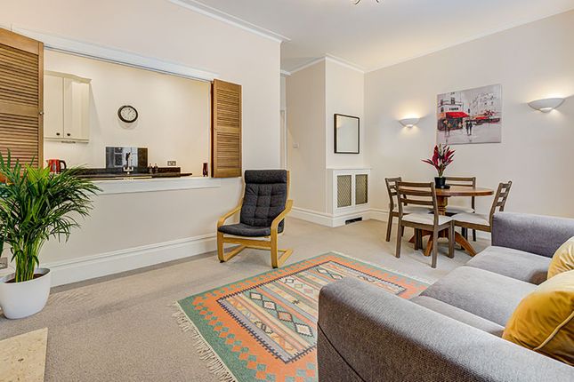 3BB, Carlisle Place, London photo 4