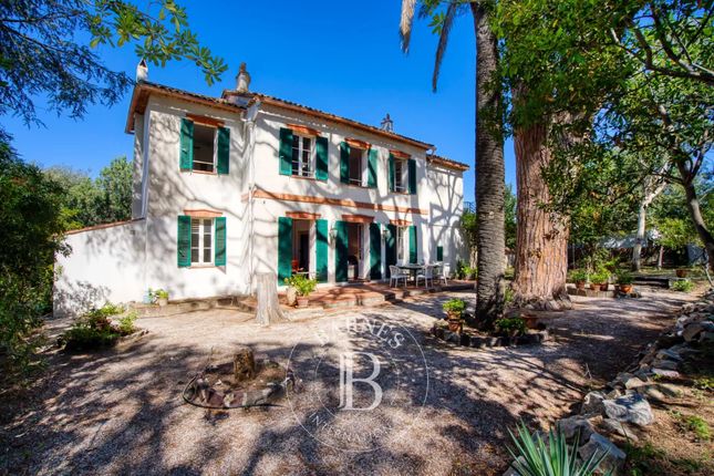 Detached house for sale in Saint-Tropez, Belle Isnarde, 83990, France