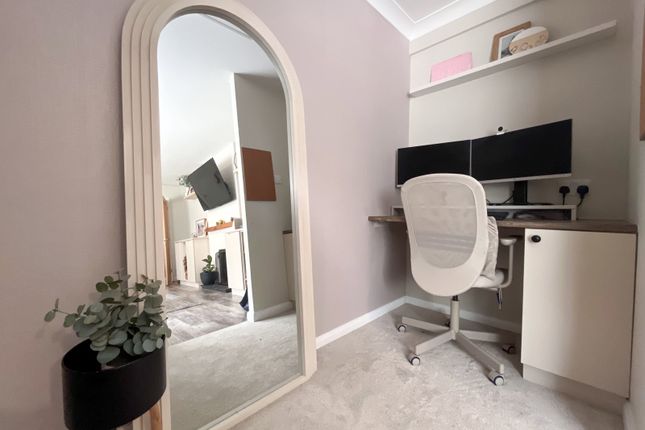 4, Barton Close, Saltash photo 4