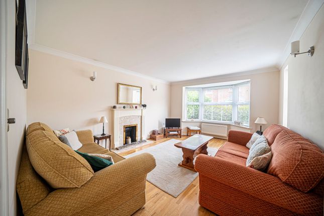 29 Denning Mead, Andover photo 4