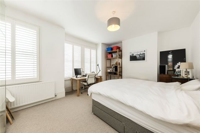 Terraced house for sale in Oaklands Road, London