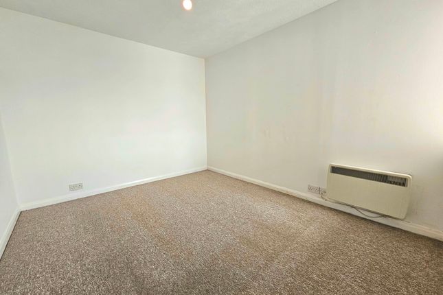 Flat 24, Bridge Court, Newhaven photo 3