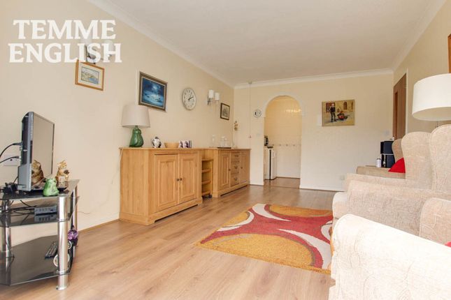 Flat 3, Homeholly House Church End Lane, Wickford photo 5