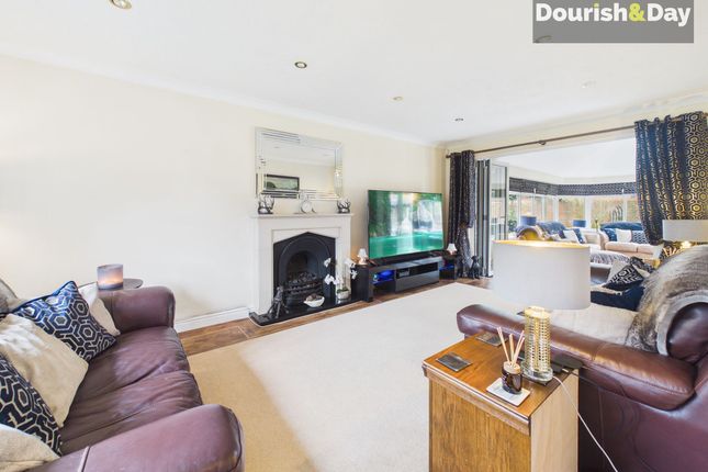 4 Meadowbank Avenue, Stafford photo 3