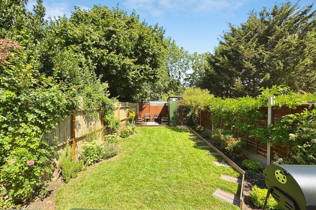 248a Colindeep Lane, London photo 3