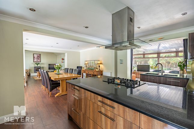 Gundrymor, Three Cross Road, Ferndown photo 4