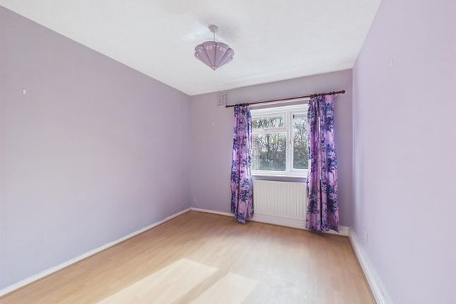 3, Lynwood Avenue, Coulsdon photo 4