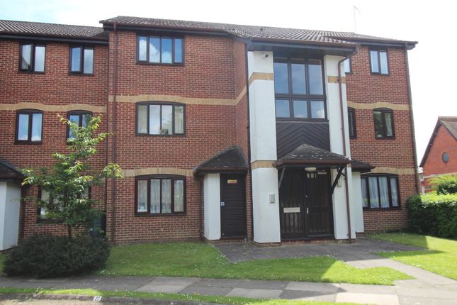 Thumbnail Flat for sale in Penny Royal Court, Reading