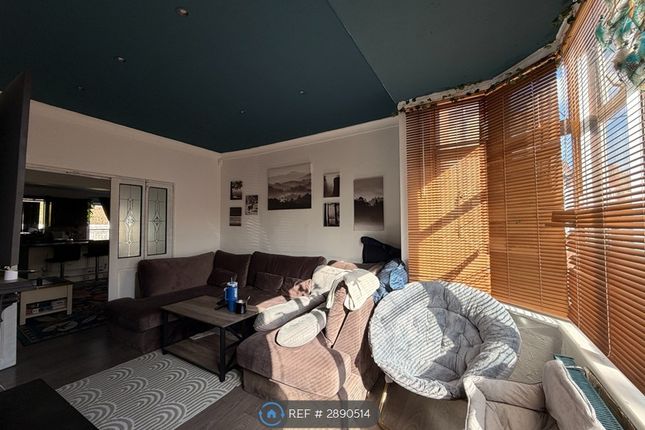 Willow Way, Luton photo 4
