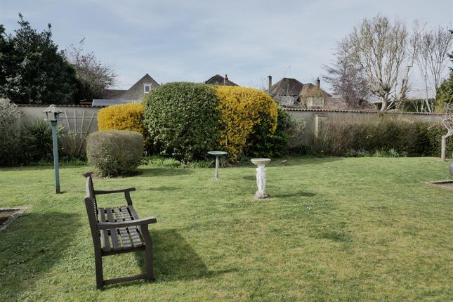 1, Cherry Tree Court, Calne photo 2