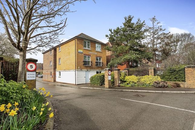 Flat for sale in Linters Court, Redhill