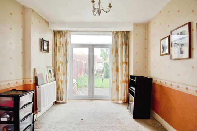 15, Eastbury Road, Essex photo 3