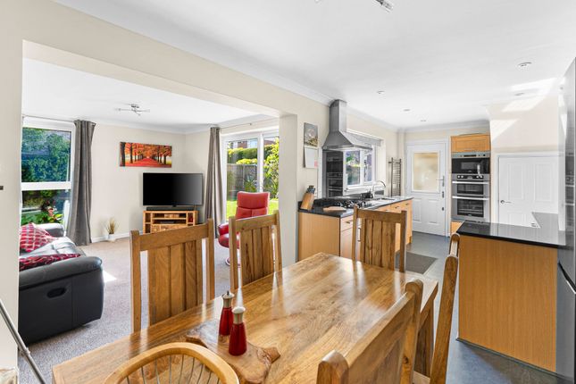 16 Yew Tree Lane, Harrogate photo 3