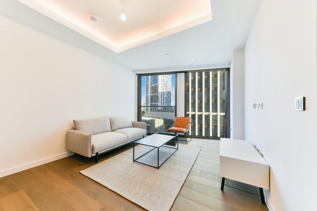 Flat to rent in One Thames City, Nine Elms, London