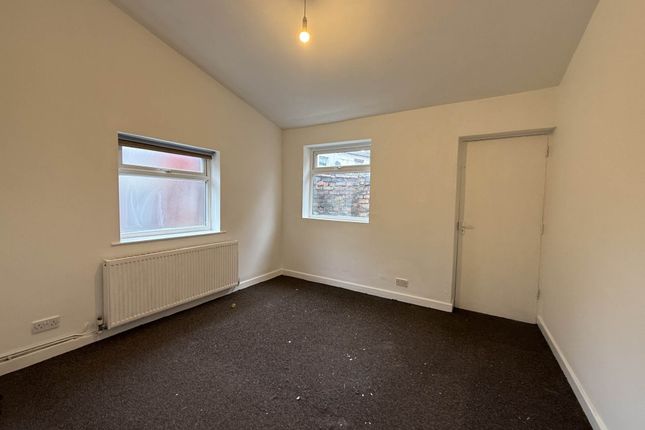 Broad Green Road, Liverpool photo 5