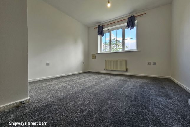 Flat to rent in Shropshire Way, West Bromwich