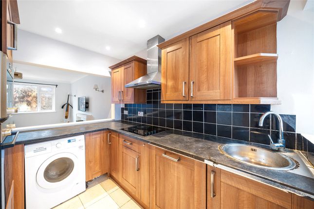 Flat 2, 13, Melrose Road, London photo 3