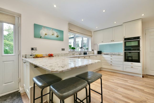 2, Payn Close, Huntingdon photo 3