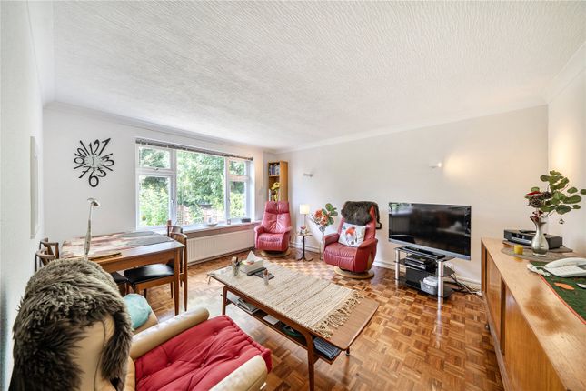 112, Etchingham Park Road, Finchley photo 2