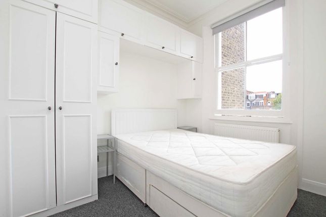 Flat 6, 11, Clanricarde Gardens, London photo 4