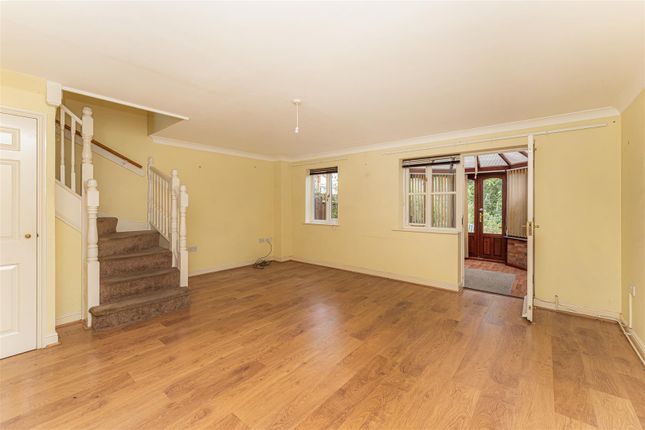 112, Manton Road, Enfield photo 2