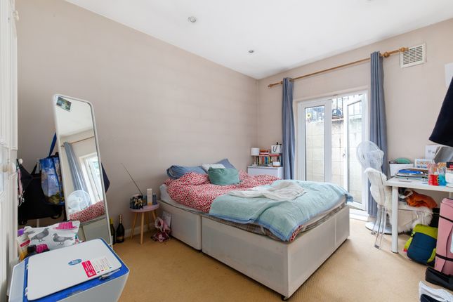 Flat 7, 35-36, Fulham Park Gardens, London photo 4