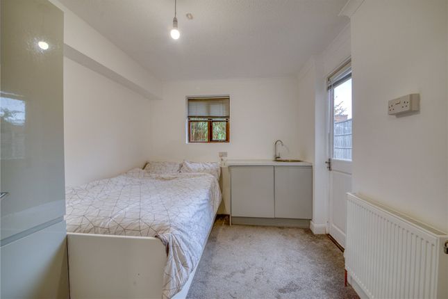 45, Bridport Close, Reading photo 4