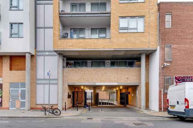 Thumbnail Flat to rent in Camberwell Station Road, London