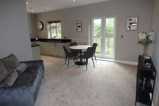 Apt 3 The Pines, 17, Buxton Road West, Stockport photo 3