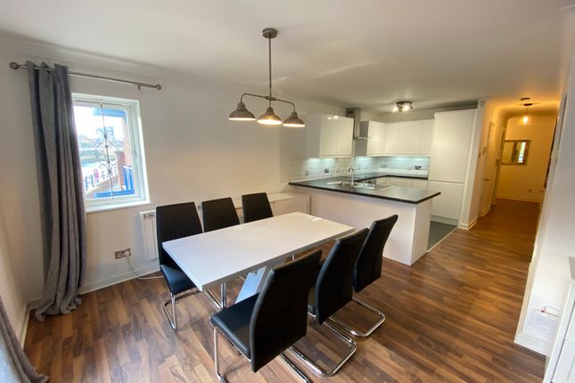 Thumbnail Flat to rent in Langtons Wharf, Leeds