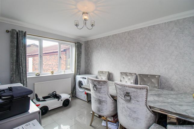 3, Westways Rise, Wakefield photo 3